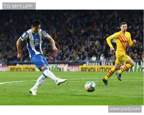 克罗斯的足球之路：从青涩少年到世界级中场巨星的成长历程