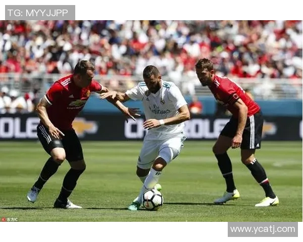 大巴黎与曼联激战正酣精彩直播全程回顾与分析