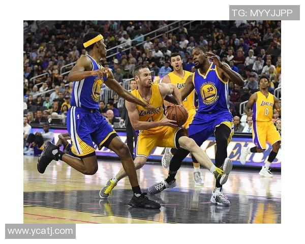 2016年11月5日湖人与勇士的激烈对决回顾与精彩瞬间分析