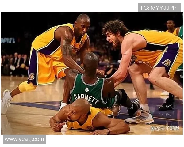 湖人2015年对决魔术的精彩瞬间与赛季回顾分析