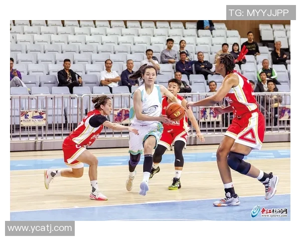 河南女篮与福建女篮激战正酣谁能在赛场上笑到最后