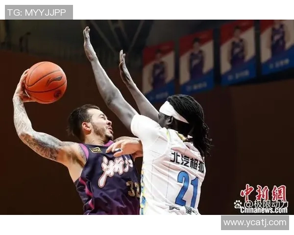 2012年CBA精彩对决广东队与北京队的巅峰对抗回顾 2012年CBA精彩对决广东队与北京队的巅峰对抗回顾