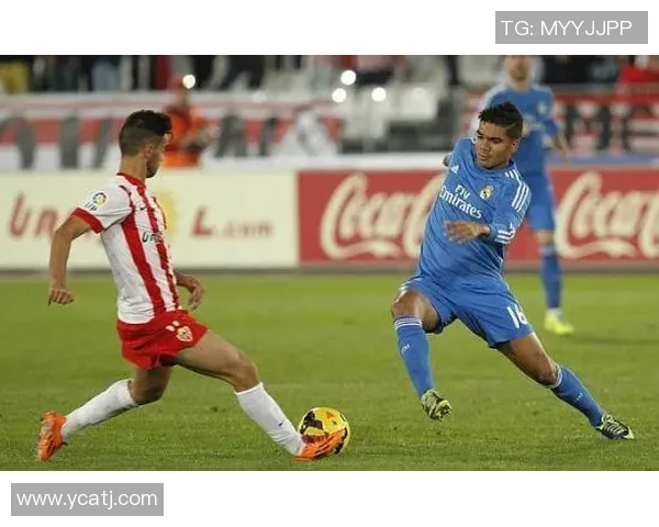 卡塞米罗在赛场上的华丽转身与足球生涯的辉煌成就分析 卡塞米罗在赛场上的华丽转身与足球生涯的辉煌成就分析