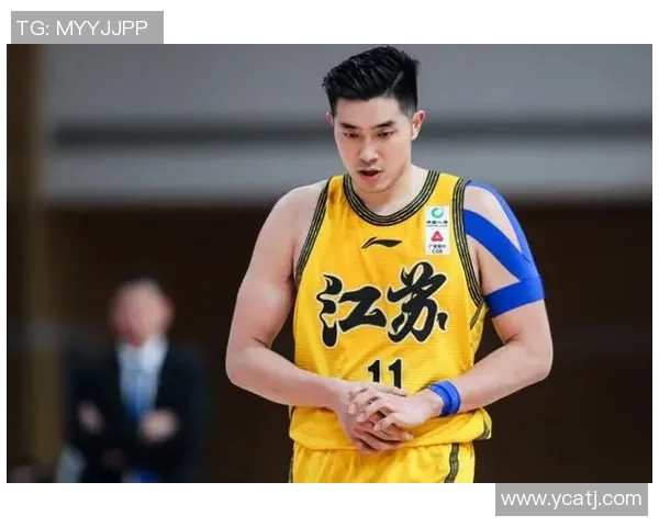 吴冠希：从青涩球员到篮球场上的领军人物的成长之路